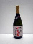 かめ壺仕込・木樽蒸留で醸された。豊かな自然の恵みと杜氏が織り成す珠玉の一滴。